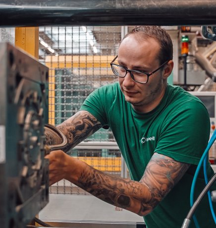 Custom-made production of injection moulds